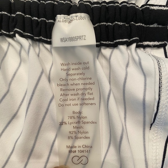 Calia Caviar/Pure White Long Sleeved Rashguard Top - Picture 11 of 14